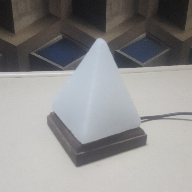 himalayan usb pyramid lamp (white)